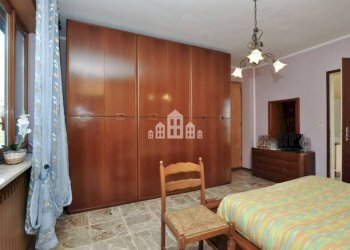 Camera da letto - Quadrilocale Frazione Macchia, 4, Forno Canavese - foto 19