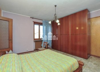 Camera da letto - Quadrilocale Frazione Macchia, 4, Forno Canavese - foto 21