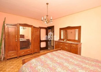 Camera da letto - Trilocale via san pietro, 25, Sparone - foto 11