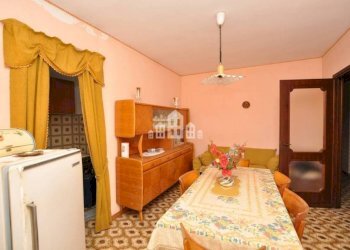 Salone - Three-room apartment via san pietro, 25, Sparone - photo 24