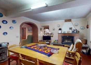 Cucina - Casa indipendente via Cairoli, 1, Brosso - foto 27