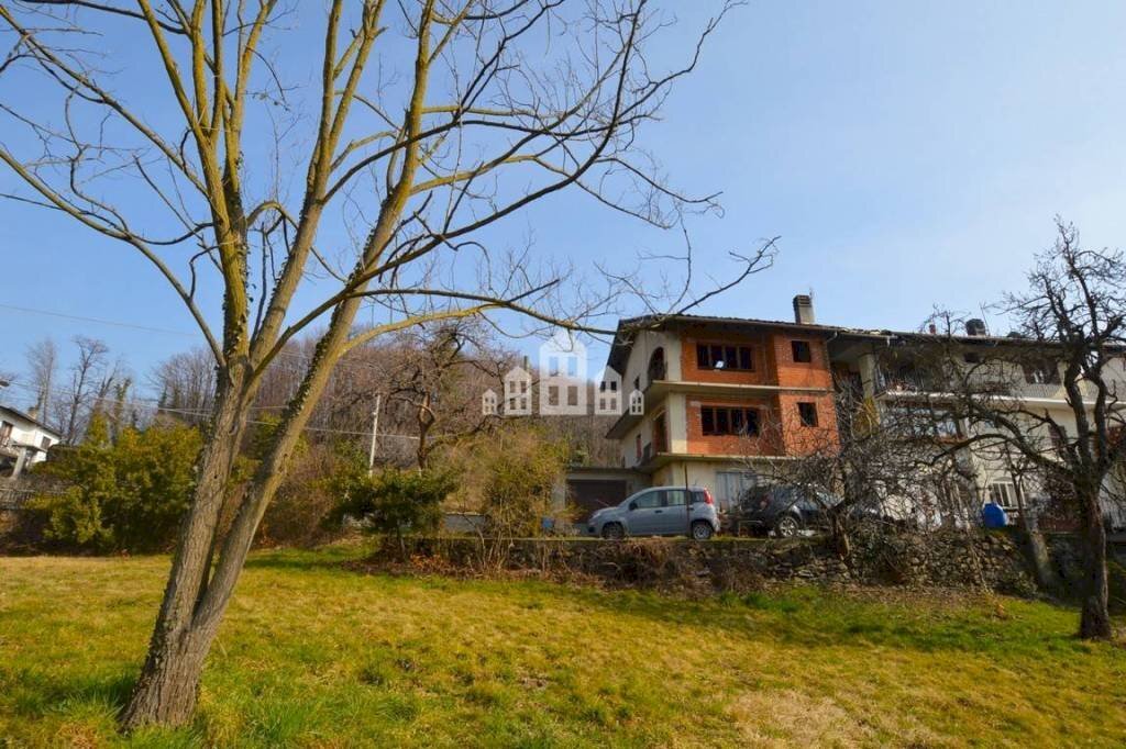 Terreno - Independent house via Aosta, 17, Val di Chy - photo 1