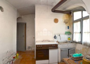 Cucina - Casa indipendente via Aosta, 17, Val di Chy - foto 9