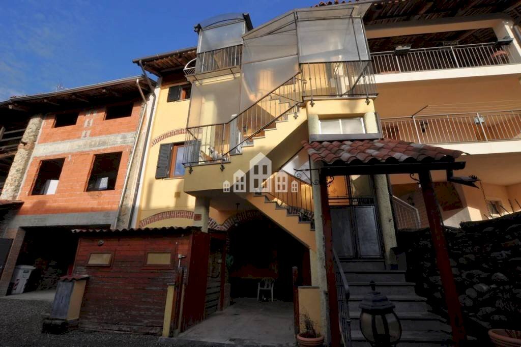 Facciata - Independent house via Centrale, 15, Castellamonte - photo 1