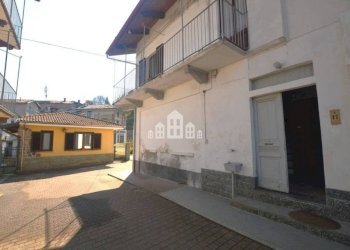 Cortile interno - Casa indipendente via Villa, 31, San Colombano Belmonte - foto 21