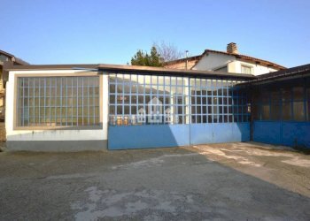 Cortile interno - Magazzino via Fratelli Rosselli, 7, Cuorgnè - foto 13