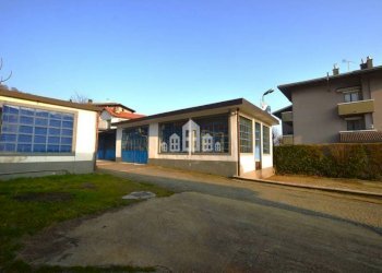 Cortile interno - Magazzino via Fratelli Rosselli, 7, Cuorgnè - foto 15