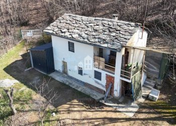 Facciata - Casa indipendente Regione Scheè, 1, Vistrorio - foto 1