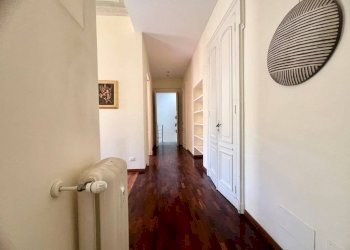 Corridoio - Appartamento via della Repubblica, 29, Biella - foto 18