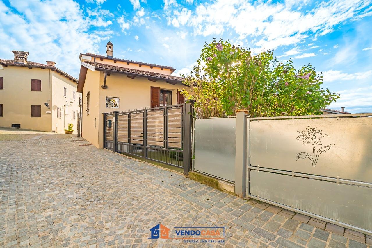 Casa indipendente Verduno - foto 1