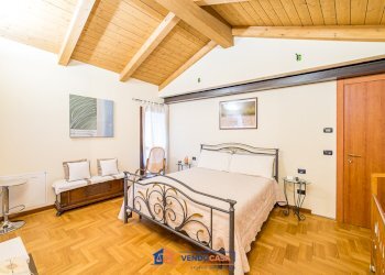 Independent house Verduno - photo 11