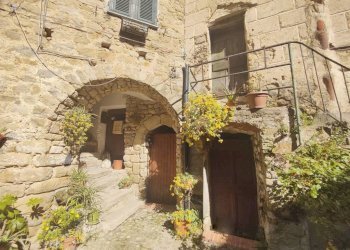 Facciata - Trilocale piazza Sant'Andrea, Ceriana - foto 2