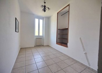 Camera da letto - Trilocale piazza Sant'Andrea, Ceriana - foto 10