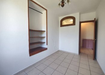 Camera da letto - Trilocale piazza Sant'Andrea, Ceriana - foto 13