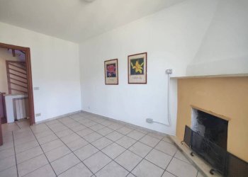 Camera da letto - Trilocale piazza Sant'Andrea, Ceriana - foto 17