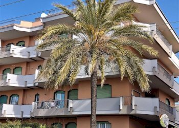 Facciata - Bilocale via Aurelia, 110, Bordighera - foto 2