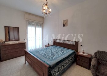 Camera da letto - Bilocale via Aurelia, 110, Bordighera - foto 10