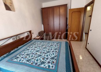 Camera da letto - Bilocale via Aurelia, 110, Bordighera - foto 12