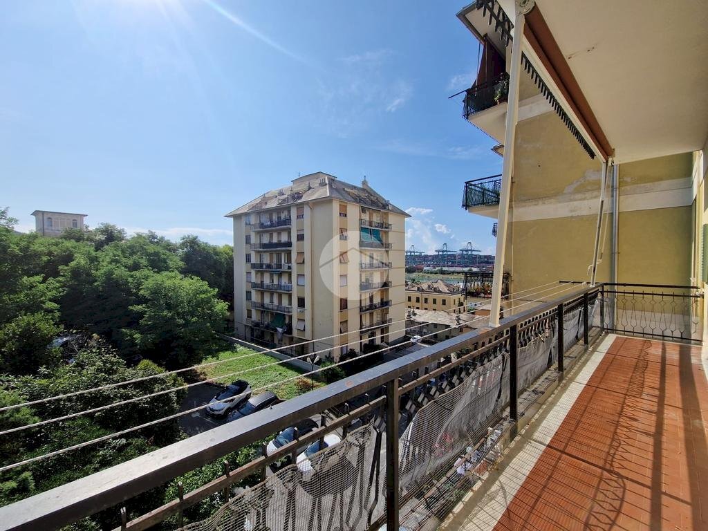 Four-room apartment Via albenga, Genova (neighborhood Prà) - photo 1