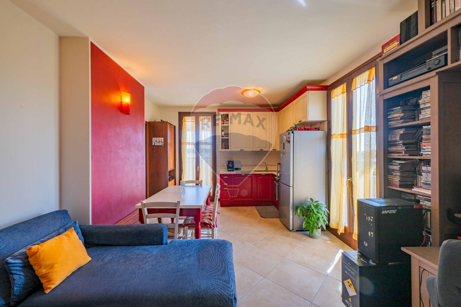 Two-room apartment Via Leonardo Da Vinci, Capriate San Gervasio - photo 1