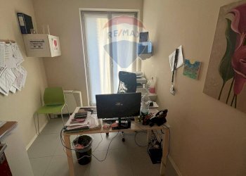 Office Via Lungolago di Calcinate, Varese (neighborhood Calcinate del Pesce) - photo 20