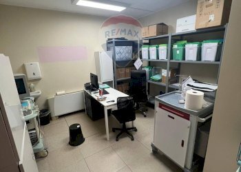 Office Via Lungolago di Calcinate, Varese (neighborhood Calcinate del Pesce) - photo 21