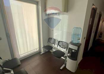 Negozio Via Lungolago di Calcinate, Varese (zona Calcinate del Pesce) - foto 6