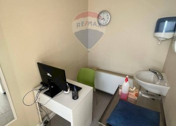 Negozio Via Lungolago di Calcinate, Varese (zona Calcinate del Pesce) - foto 10