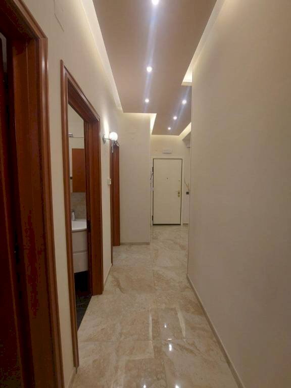 Corridoio - Three-room apartment via Lazio, 86, Taranto - photo 2