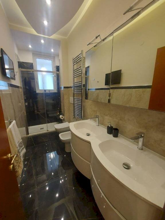 Bagno - Three-room apartment via Lazio, 86, Taranto - photo 3