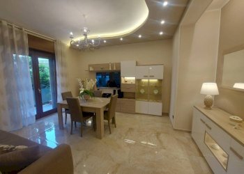 Salone - Three-room apartment via Lazio, 86, Taranto - photo 8