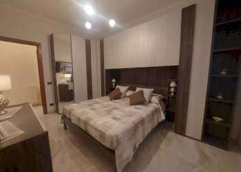 Camera da letto - Three-room apartment via Lazio, 86, Taranto - photo 14