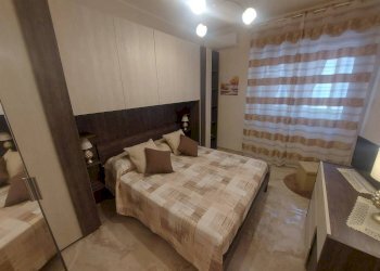 Camera da letto - Three-room apartment via Lazio, 86, Taranto - photo 16