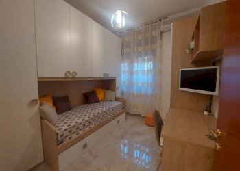 Camera da letto - Three-room apartment via Lazio, 86, Taranto - photo 19
