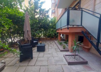 Cortile interno - Three-room apartment via Lazio, 86, Taranto - photo 22