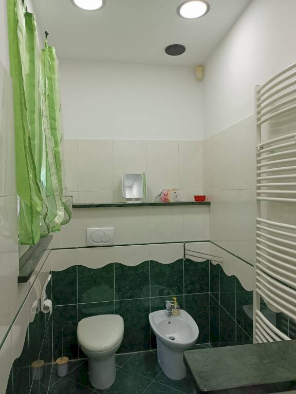 Bagno - Casa indipendente via Teglia, 63, Genova (zona Bolzaneto) - foto 1