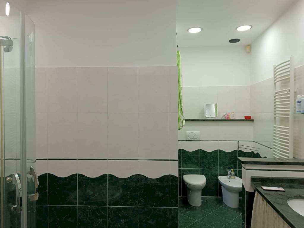 Bagno - Casa indipendente via Teglia, 63, Genova (zona Bolzaneto) - foto 2