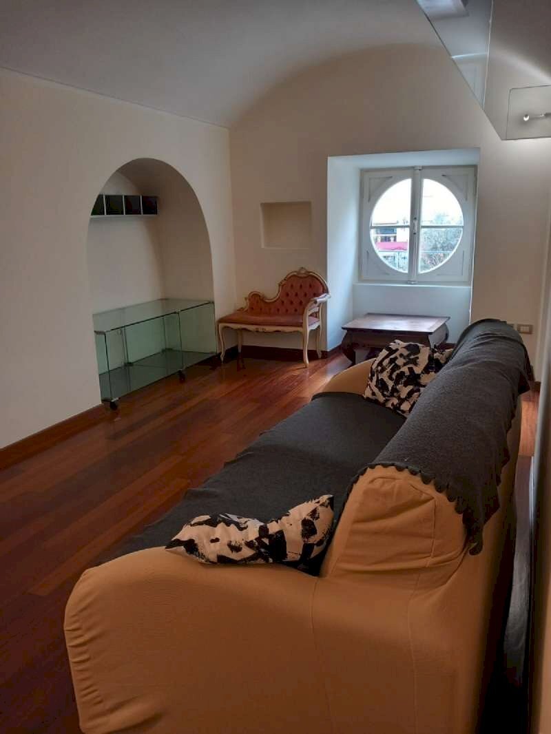 Soggiorno - Appartamento piazza EMANUELE FILIBERTO, 10, Torino (zona Centro) - foto 1