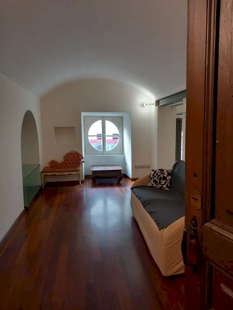 Soggiorno - Appartamento piazza EMANUELE FILIBERTO, 10, Torino (zona Centro) - foto 2