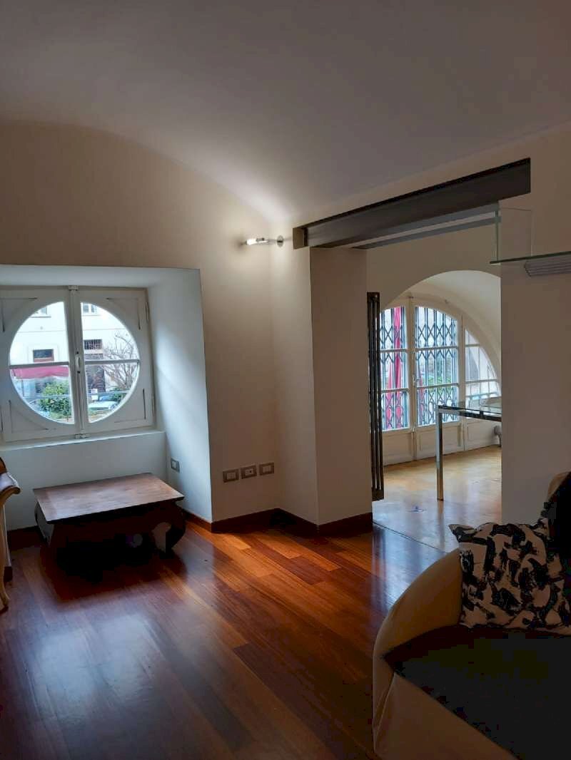 Soggiorno - Appartamento piazza EMANUELE FILIBERTO, 10, Torino (zona Centro) - foto 3