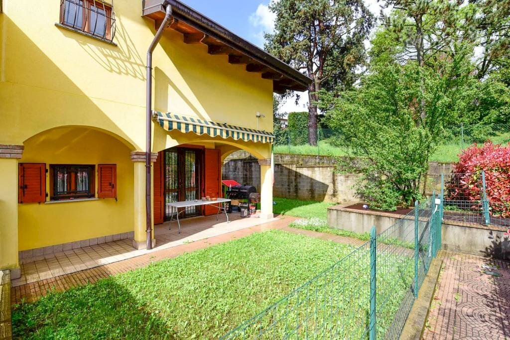 Giardino - Trilocale via Guglielmo Marconi, 43, Faloppio - foto 1