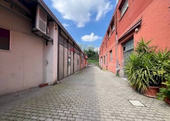 Cortile interno - Box via Antonio Fontanesi, Bologna (zona Mazzini) - foto 3