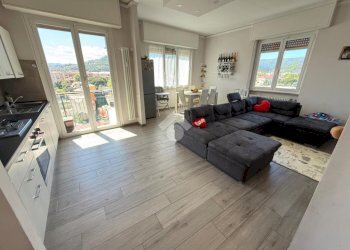 Three-room apartment Via Sisto IV, Albisola Superiore - photo 1