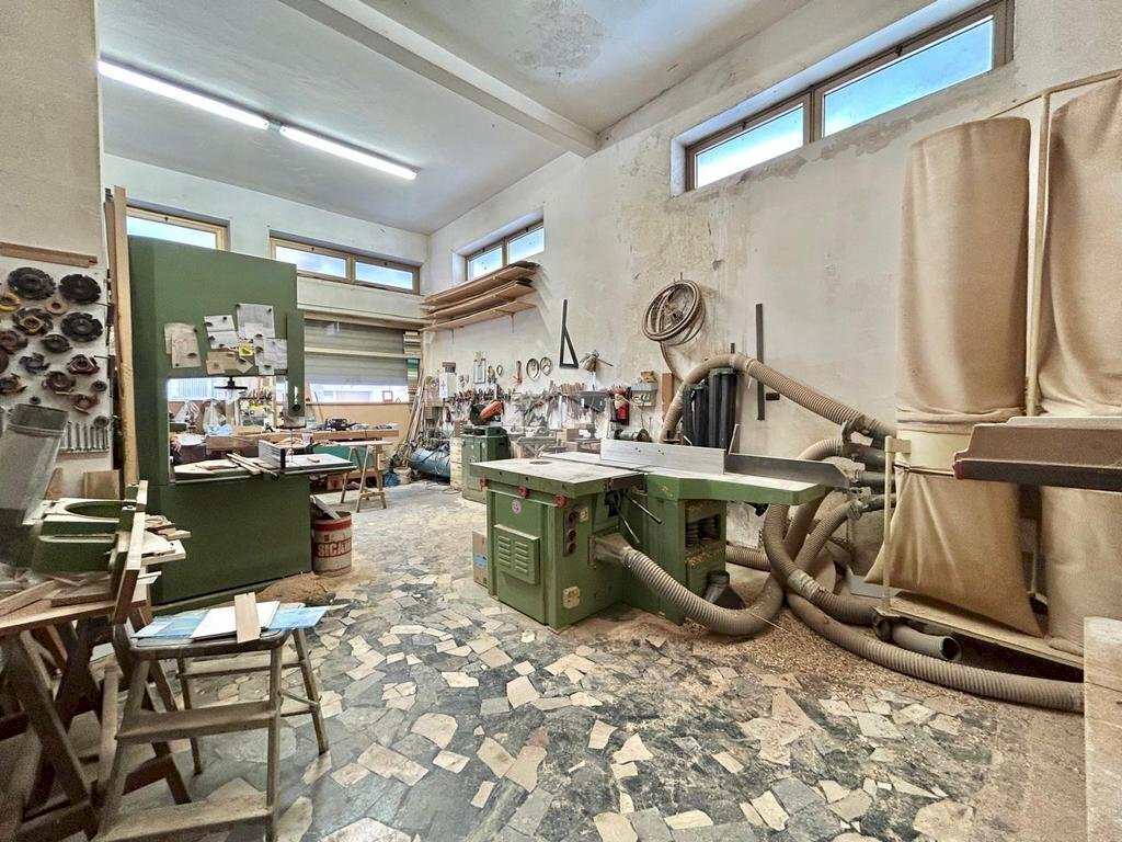 Shop Negozio Via Mignone, Savona - photo 1