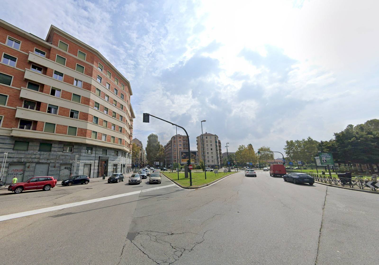 Locale Commerciale Corso Duca Degli Abruzzi, Torino (zona Crocetta) - foto 1