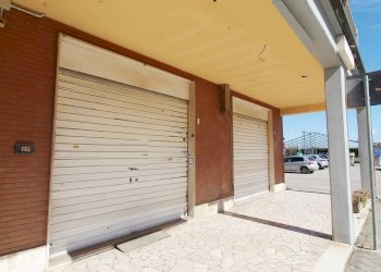 Locale Commerciale VIA VALLE UMANA, Argenta - foto 2