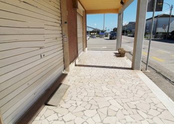 Locale Commerciale VIA VALLE UMANA, Argenta - foto 3