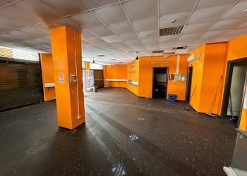 Locale Commerciale VIA SOLIMAN, Genova (zona Sestri Ponente) - foto 2