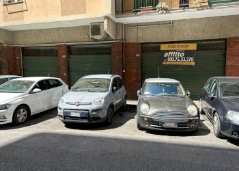 Locale Commerciale VIA SOLIMAN, Genova (zona Sestri Ponente) - foto 9