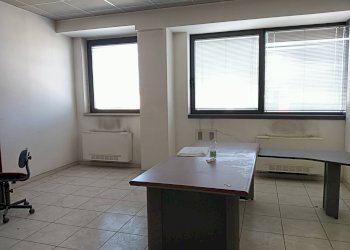 Locale Commerciale Via Vanzetti, Terni - foto 6